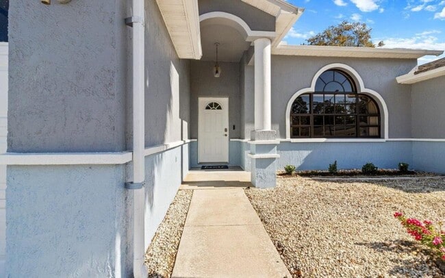 Building Photo - 4405 Plumosa St