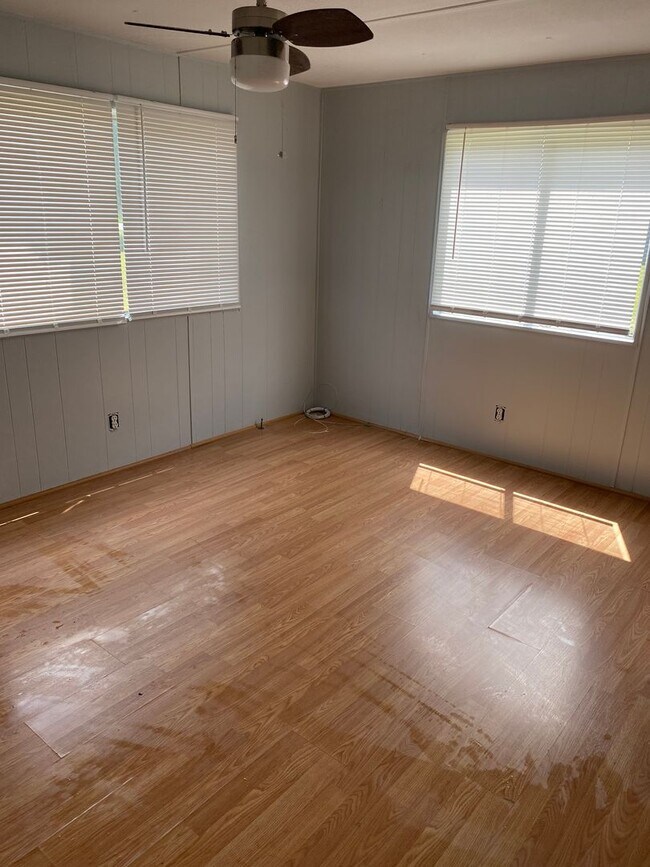 Building Photo - 2bed 1 bath