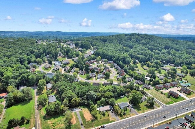 Foto del edificio - 1865 Weston Pl NW