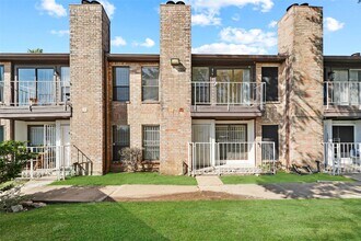 Building Photo - 6633 W Airport Blvd