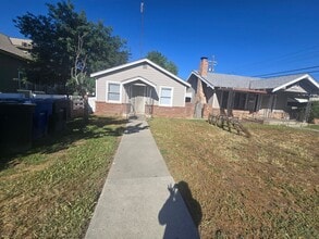 Building Photo - 117 Follett St