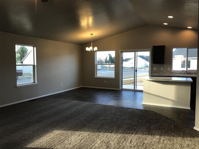 Building Photo - 2230 W Mikaela Ct