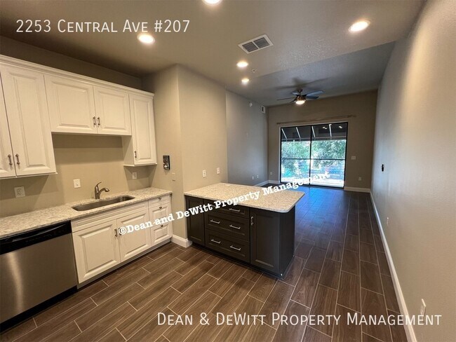 Building Photo - Grand Central District 2/2 Condo - For Rent
