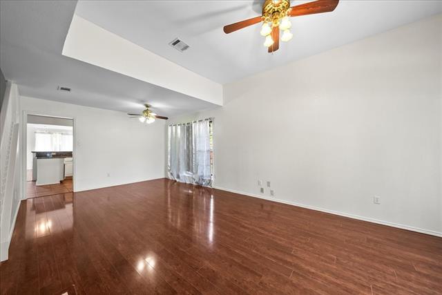 Foto del edificio - 566 Valley View Dr