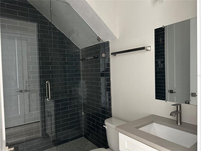 Building Photo - 837 Calla Terrace N