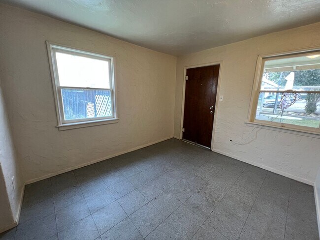 Foto del edificio - 411 Ray St