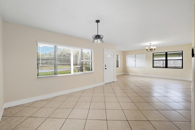 Building Photo - 2319 Ruffner Rd