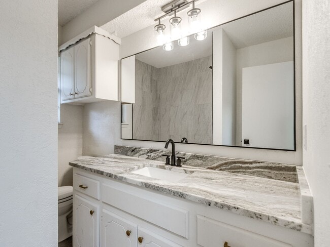 Foto del edificio - 10104 Primrose Ln