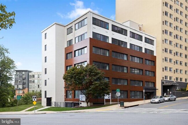 Foto del edificio - 700 Roeder Rd