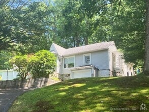 Building Photo - 10 Old Waterbury Rd