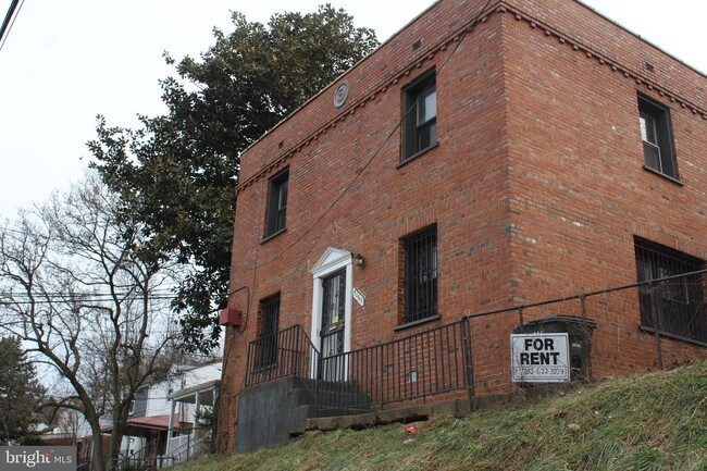 Building Photo - 5065 Sheriff Rd NE