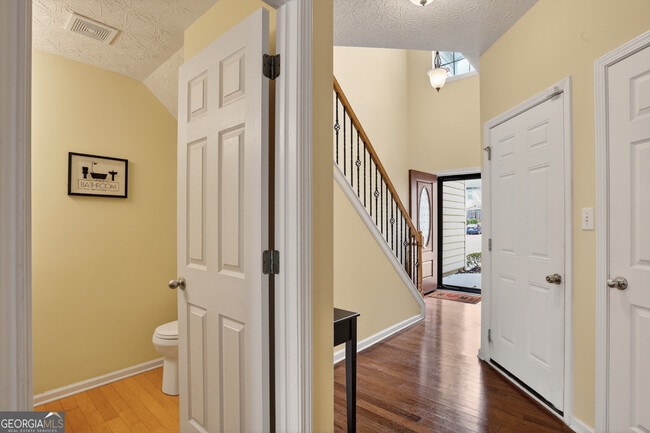 Building Photo - 5556 Cascade Run