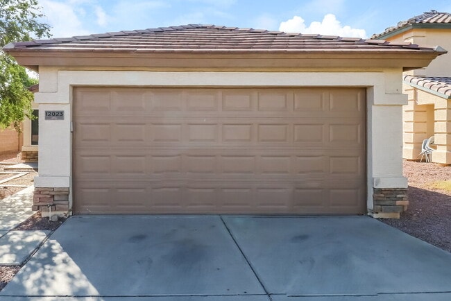Building Photo - 12023 W Windrose Dr