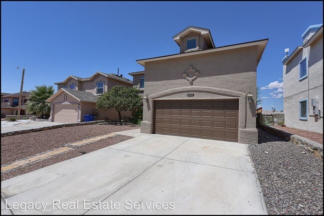 Building Photo - 1627 Playa del Sol