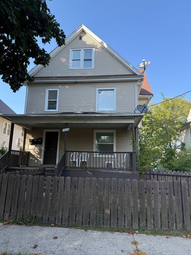 Building Photo - 1610 62nd St