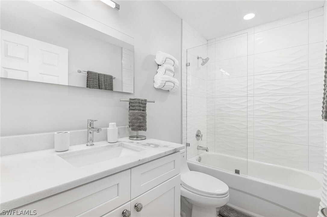 Building Photo - 15393 Bellamar Cir