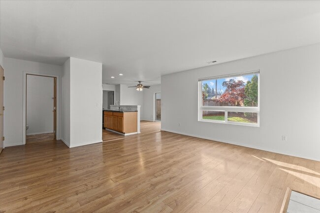Building Photo - 12124 130th St E