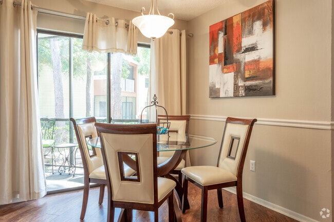 Interior Photo - Winthrop West