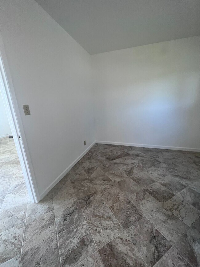 Foto del edificio - Midtown Ventura - One bedroom, one bath up...