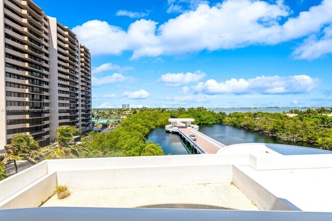 Foto del edificio - 4600 N Ocean Dr