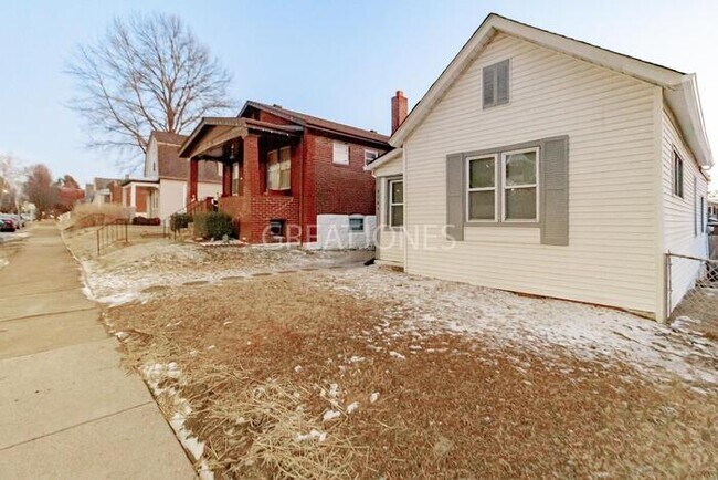 Foto del edificio - 4984 Quincy St