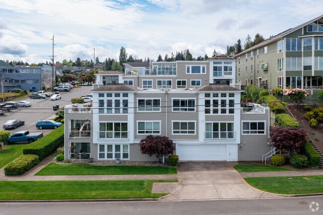 Building Photo - 3016 N Carr St