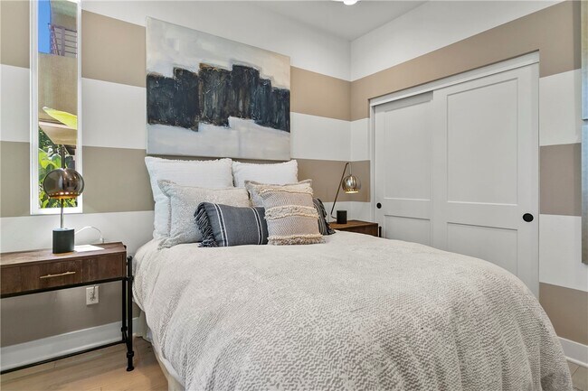 Foto del edificio - 949 E Mason Ln