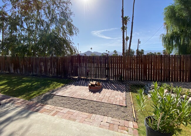 Foto del edificio - 74701 Merle Dr