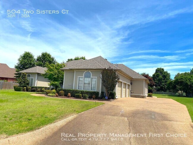 Building Photo - 504 2 Sisters Ct