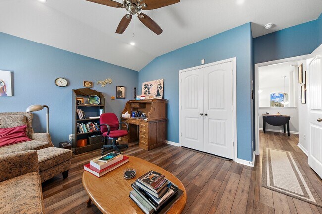 Building Photo - Spacious 5-Bedroom Home with Granite Count...