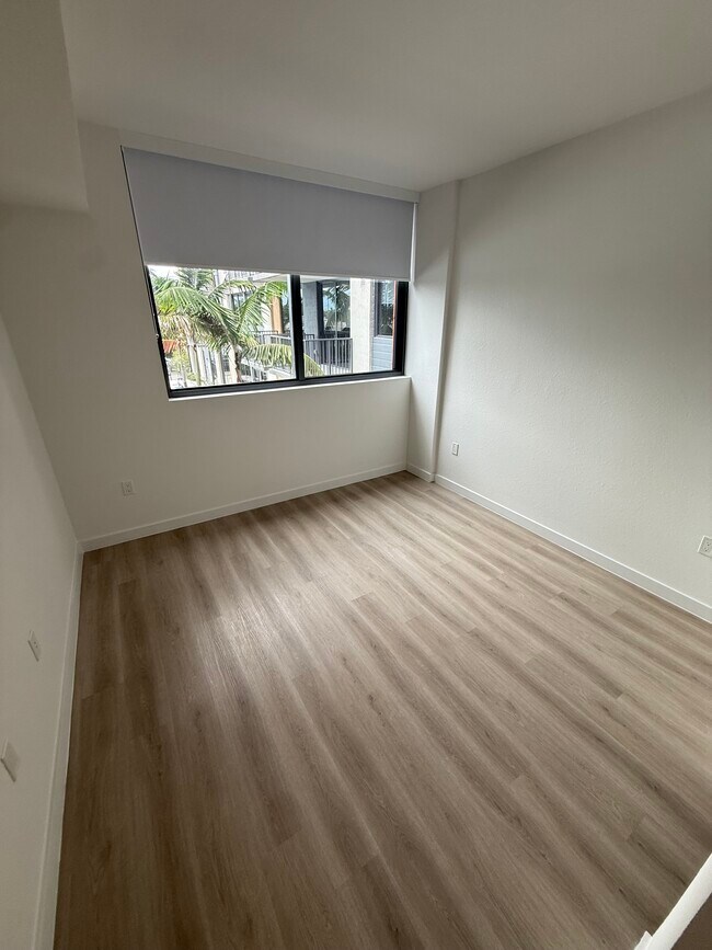 Foto del edificio - 3841 NW 12th St