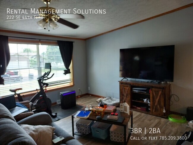 Foto del edificio - 222 SE 44th Terrace- 3 BED/2 BATH