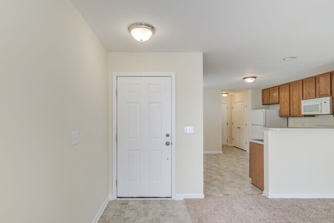 Foto del edificio - 3 Bedroom Townhouse in Wakefield with 1 Ca...