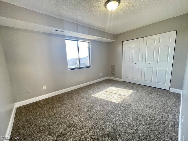 Building Photo - 2605 Terrace Ave