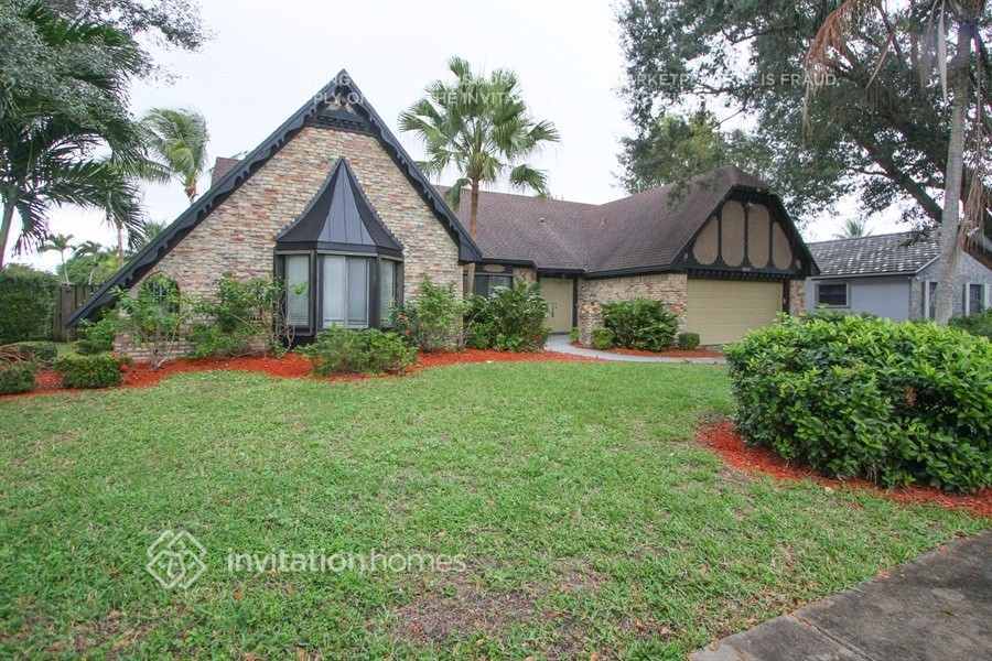 Primary Photo - 9861 NW 10th St