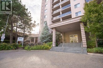 Building Photo - 975 Warwick Ct
