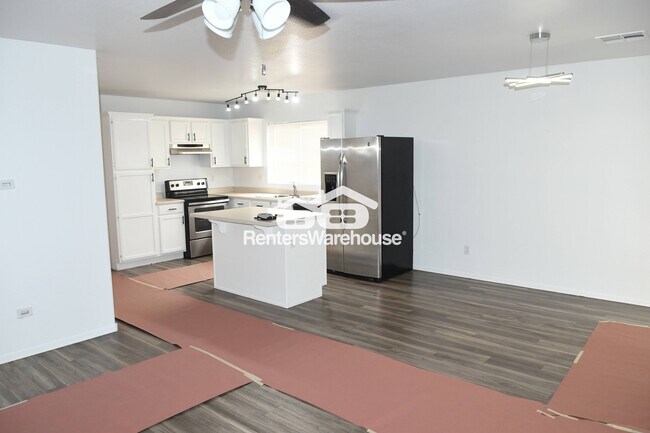 Foto del edificio - 1623 E Silverbirch Ave