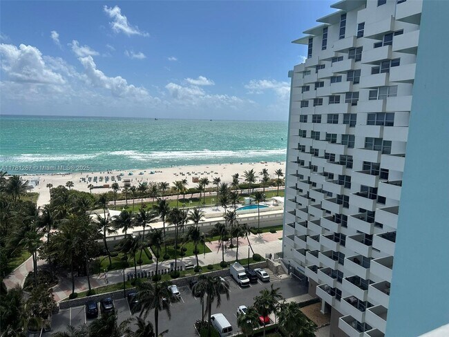 Building Photo - 2899 Collins Ave