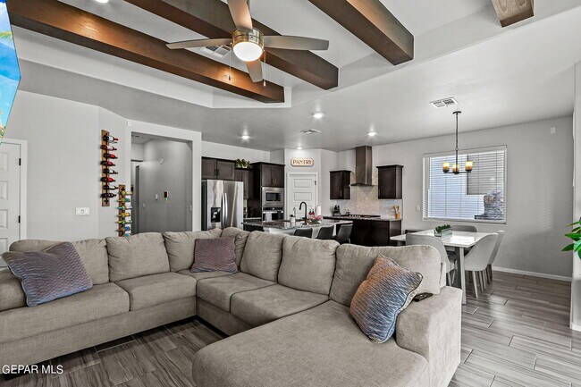 Foto del edificio - 840 Via Glorieta