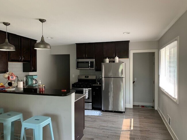 Foto del edificio - 874 23rd Ave SE