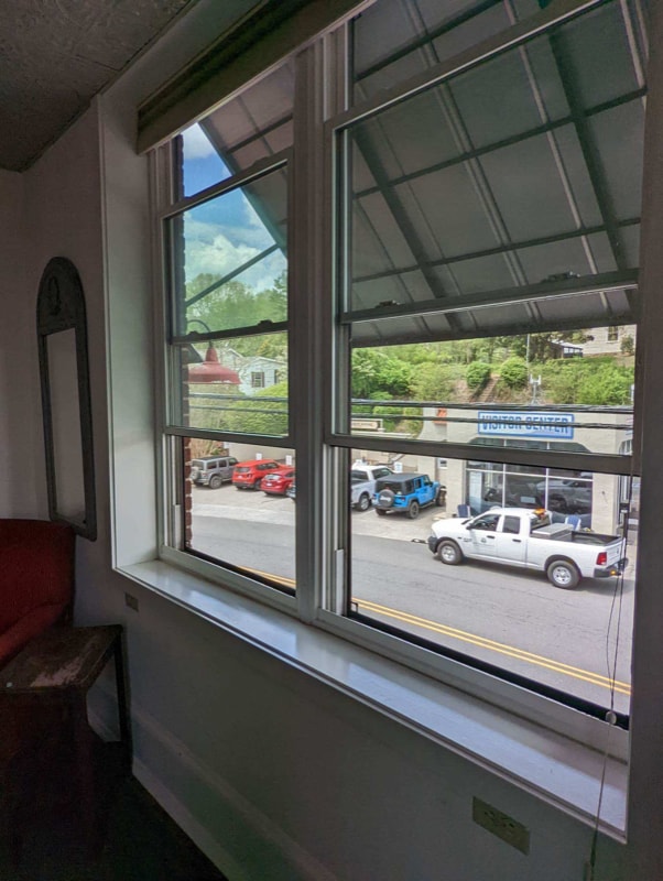 Building Photo - 105 W Main St