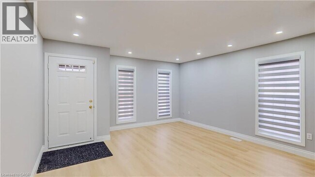 Photo du bâtiment - 133 Wake Robin Dr