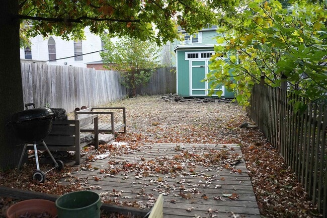 Building Photo - 40 Van Reypen St