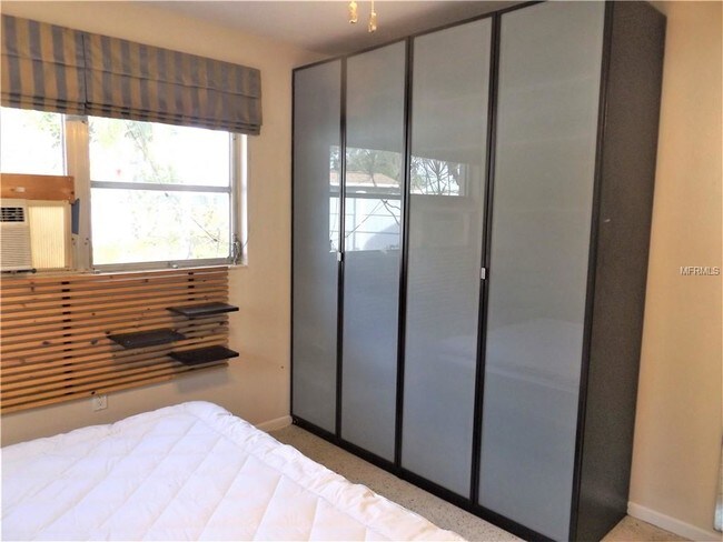 Foto del edificio - 3621 McIntosh Rd