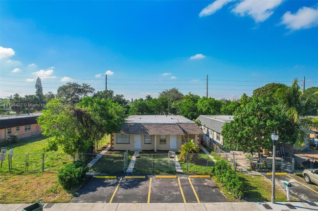 Foto del edificio - 1621 NW 8th Ave
