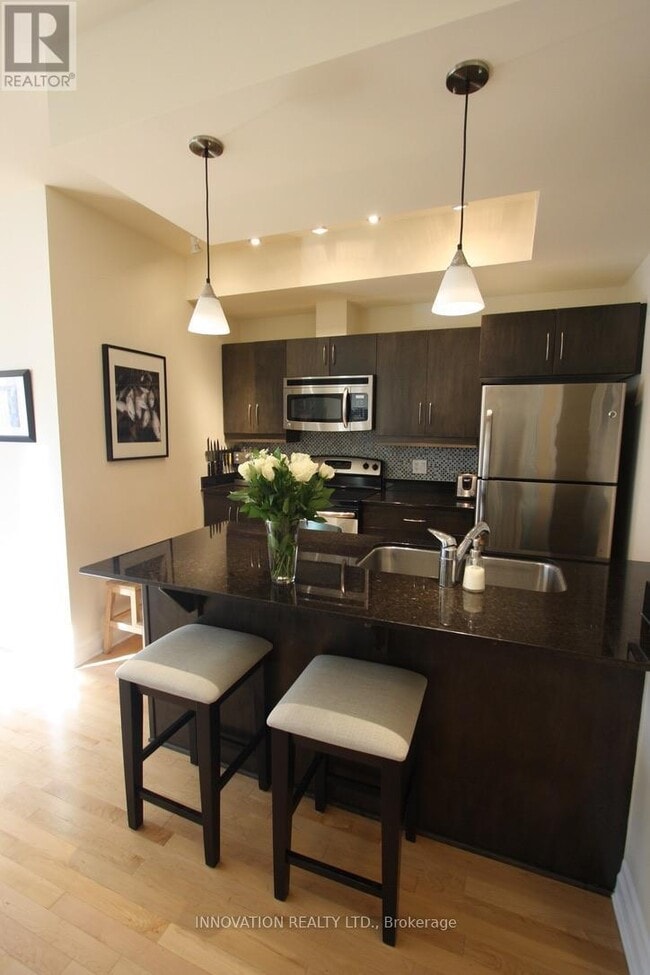 Building Photo - 235 Kent St