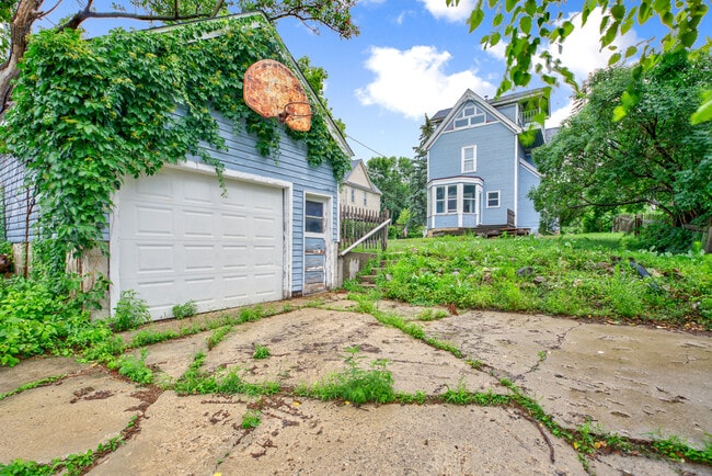 Photo - 310 Fulton St House