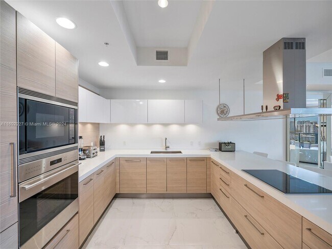 Foto del edificio - 17111 Biscayne Blvd