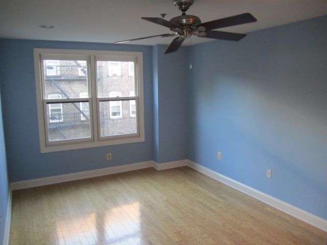 Foto del edificio - 711 Clinton St