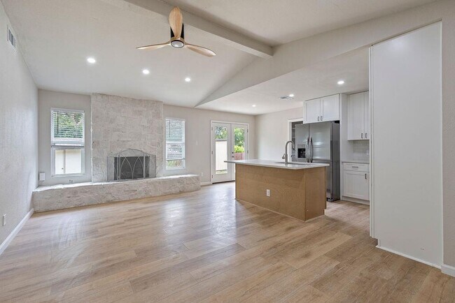Foto del edificio - 1204 Spearson Ln